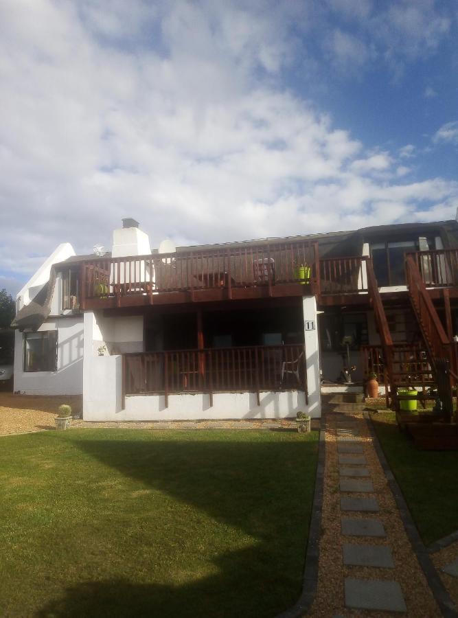 Chilli Moon B&B Stilbaai Esterno foto