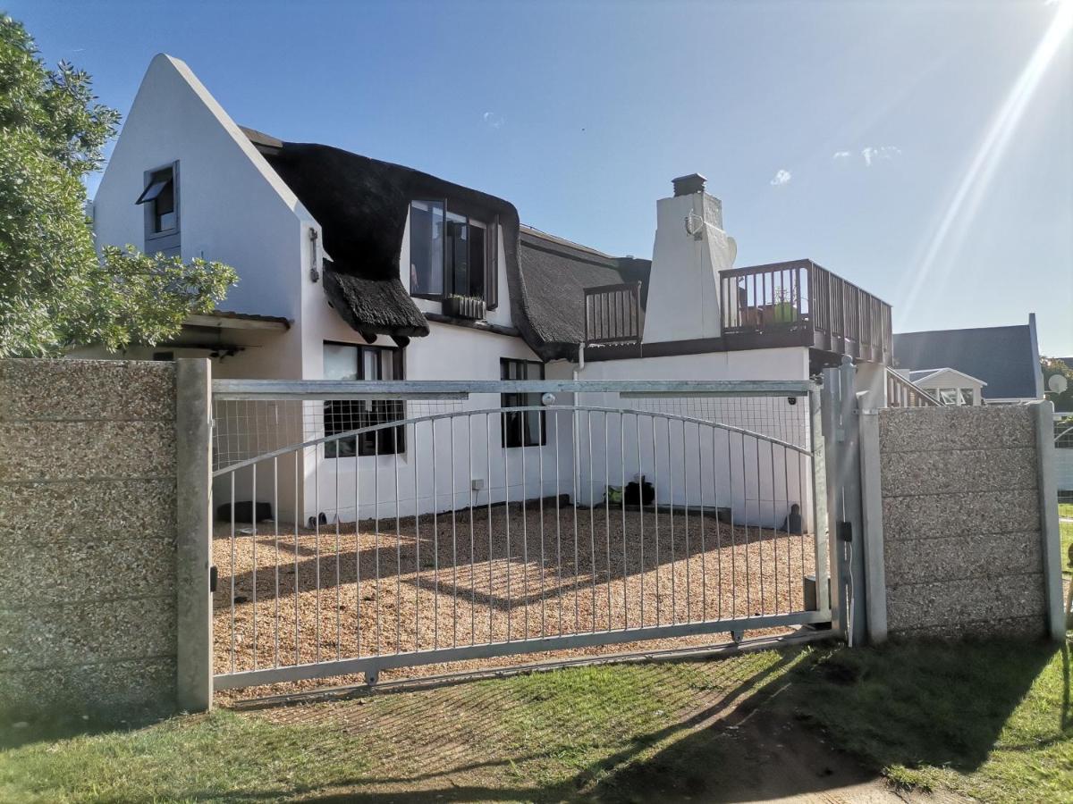 Chilli Moon B&B Stilbaai Esterno foto